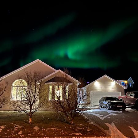 4-Bedroom Villa With Private Gym And Hot-Tub Reykjavík Eksteriør bilde