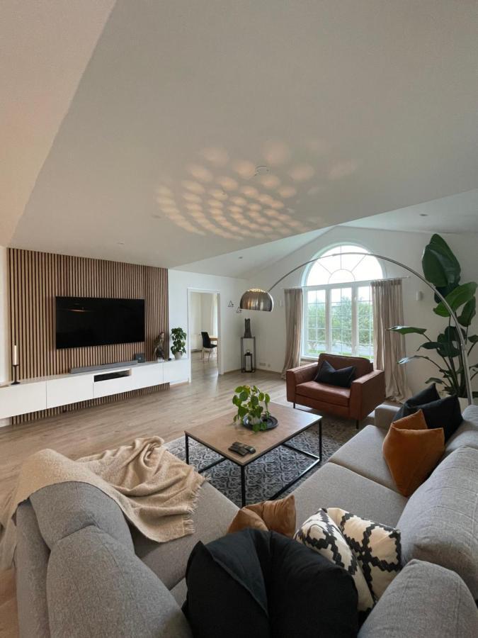 4-Bedroom Villa With Private Gym And Hot-Tub Reykjavík Eksteriør bilde